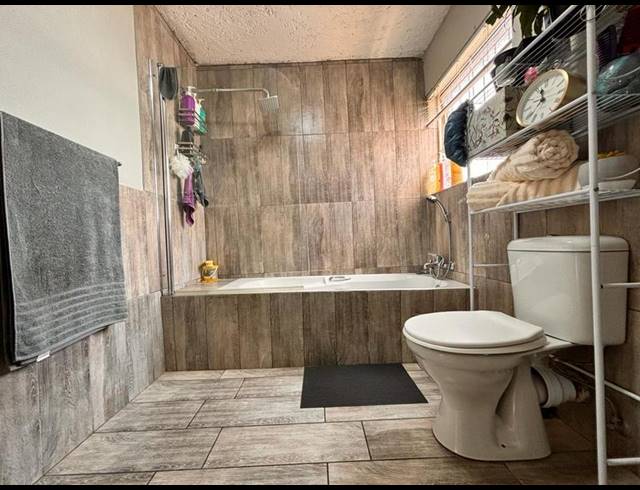 1 BEDROOM APARTMENT FOR SALE IN DELAREY